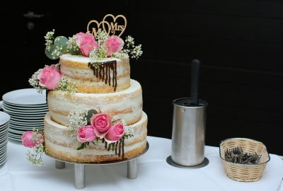 Les cake toppers : l'accessoire tendance pour personnaliser vos desserts !